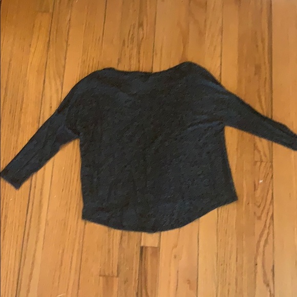 AE- gray 3/4 length shirt - Picture 2 of 3